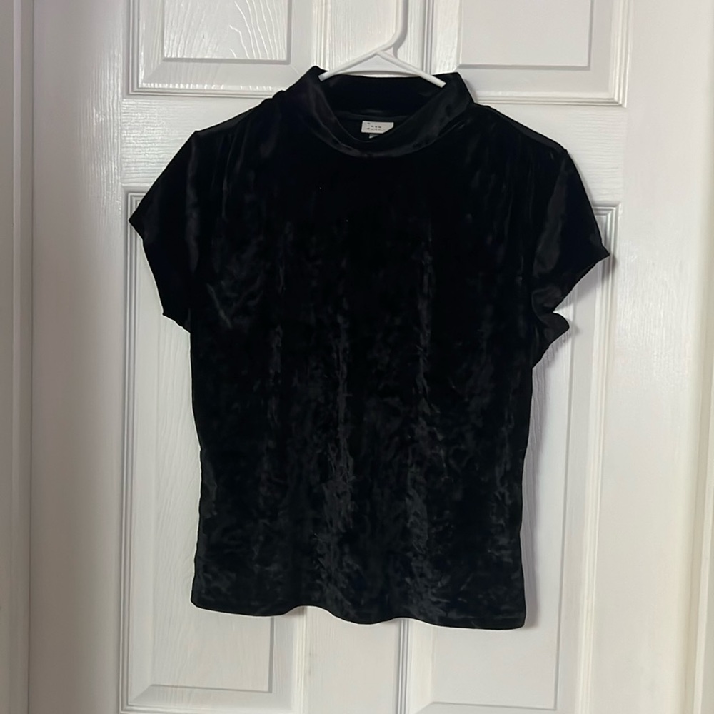 Black shirt
